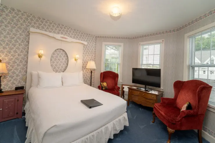 Forsythia Room at Yelton Manor