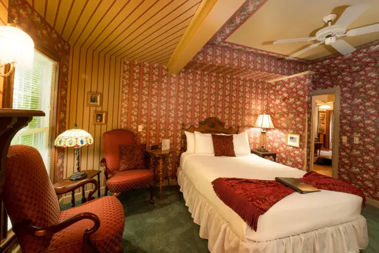 Jasmine Room at Yelton Manor